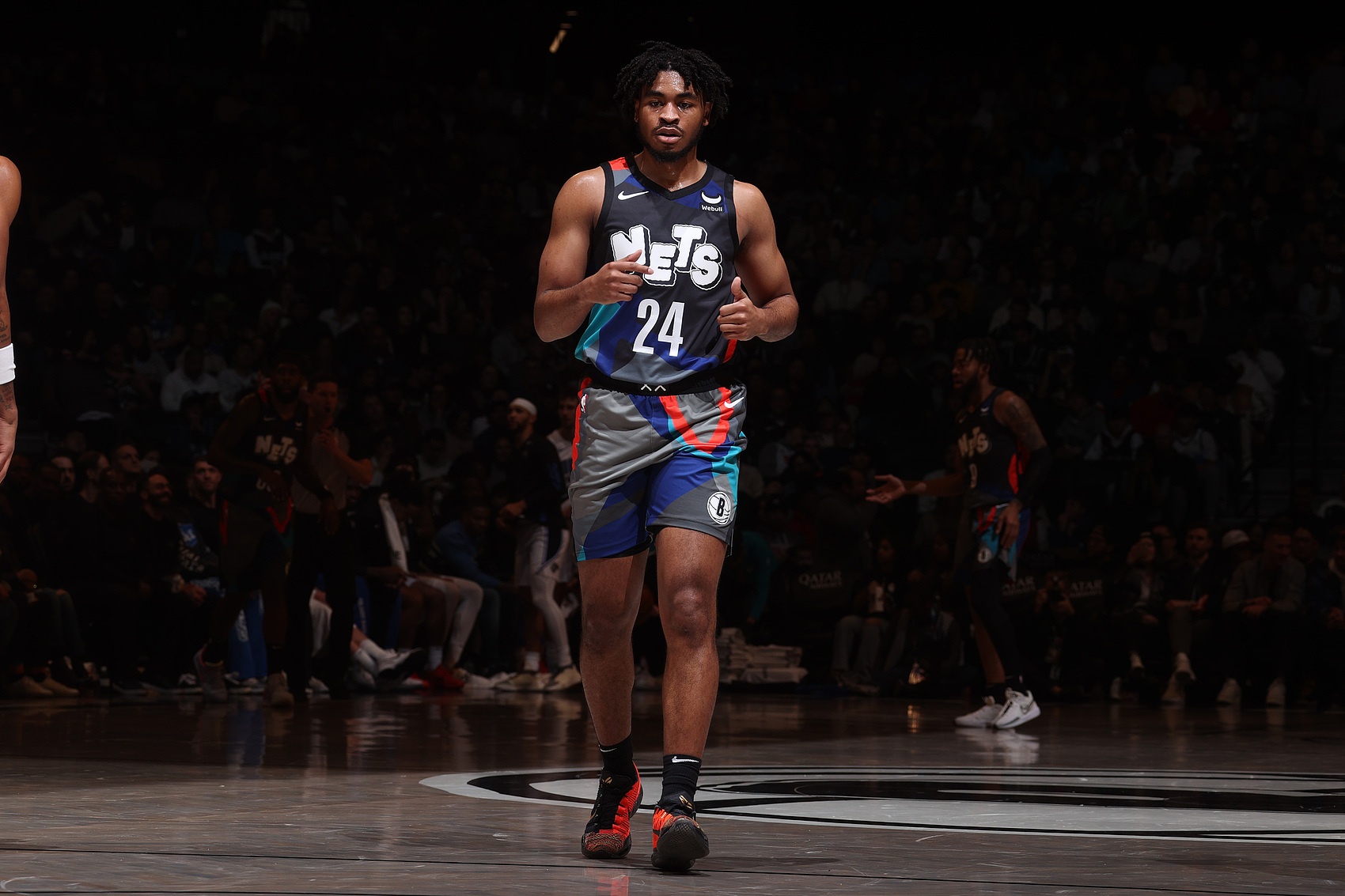 注册赢奖金-卡梅隆-托马斯生涯场均15.1分2.6板2.1助 上赛季24.0分3.3板3.8助